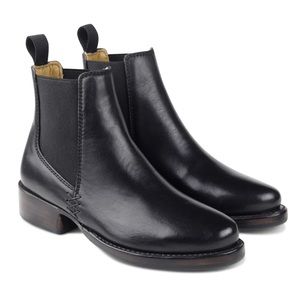 NEW Black Chelsea Boots 6